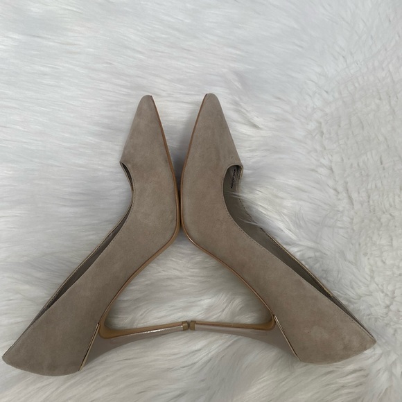 White House Black Market Taupe Suede Heels Sz 8 - Picture 4 of 5